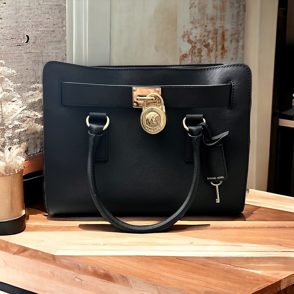 Michael Kors Tote in black